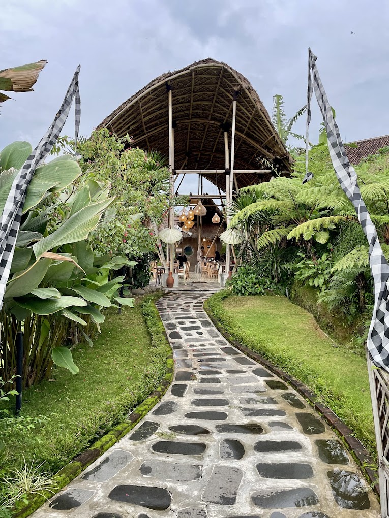 Batu rasa Ubud hanya di Latar Ubin (Nidaul Uswah).