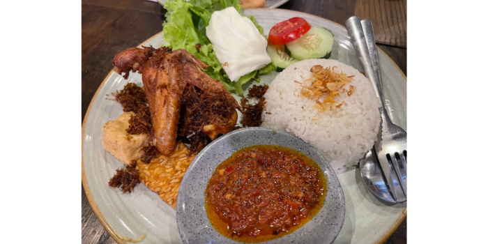 Salah satu hidangan di Pupuk Bawang (Emi Silviana)