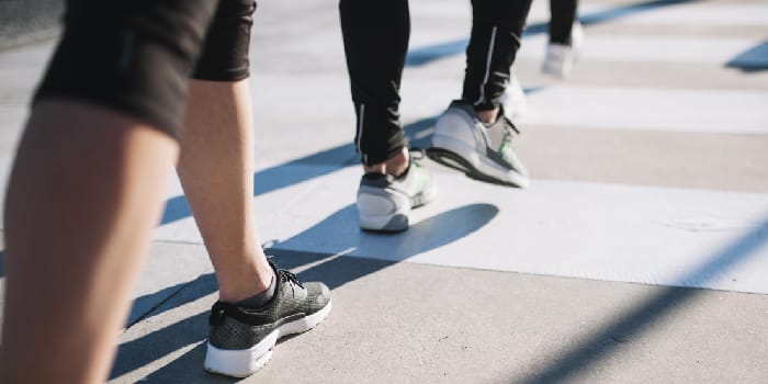 Ilustrasi jalan kaki (pch.freepik)