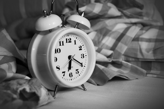Ilustrasi alarm sahur. (Pixabay.com/congerdesign)