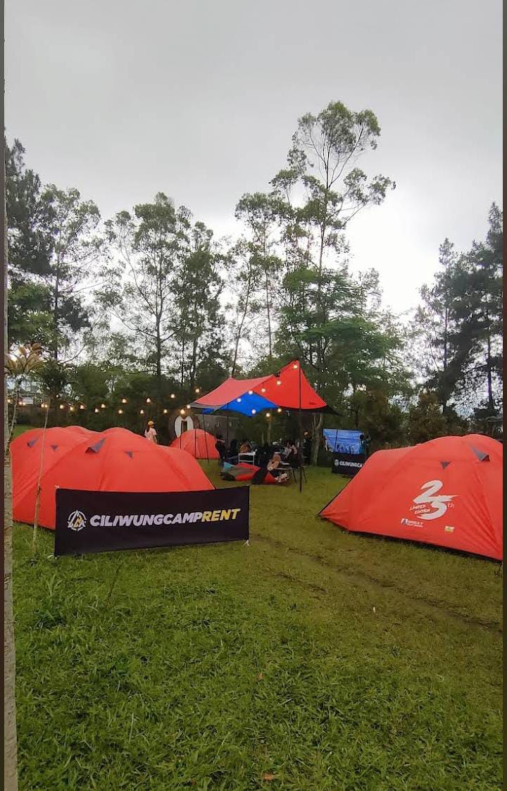Tenda-tenda yang disediakan oleh Romantic Camp Bistro. (Romantic Camp Bistro)