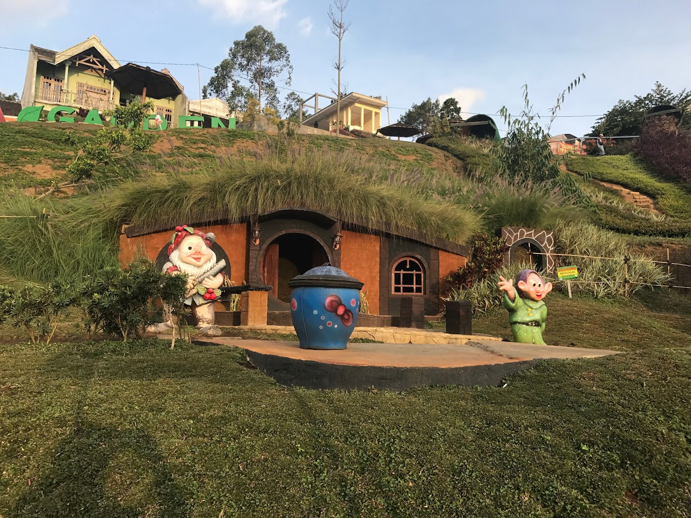 Pemandangan asri di Taman Kelinci Hobbit Pujon (Dhina BSA).