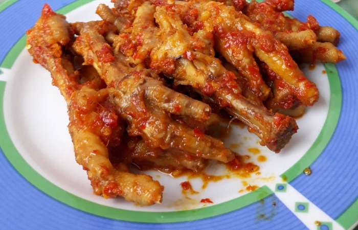 Ceker Pedas dengan cita rasa yang menggugah&nbsp;selera. (cookpad/maya puspitaa)