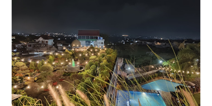 Pemandangan indah dari Cafe Omah Dhahar Batu. (Google: I. N. Fathoni)