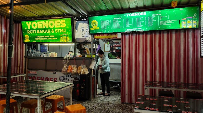 Warung STMJ & Roti Bakar Yoenoes. (google maps/Selumiel Takaliuang)
