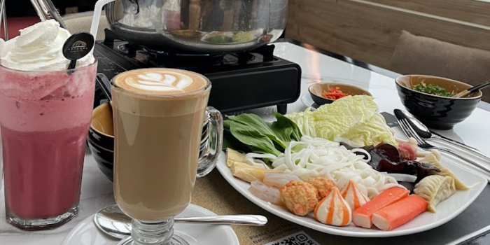 Salah satu menu dimsum & minuman di SKYDOME Golden Tulip Holland Resort Batu (Randy R).