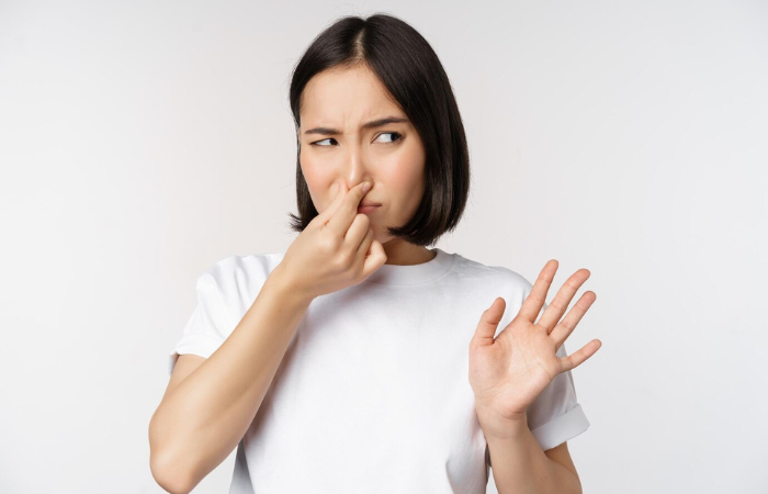 Cara mengatasi penyebab bau badan berlebih (Freepik)