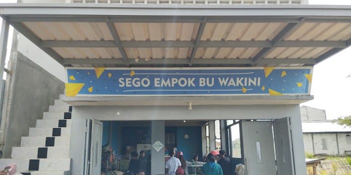 Foto Warung Sego Empok Bu Wakini (foto: Yogi Satrio Wibowo)