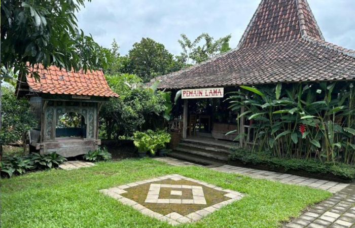 Suasana sejuk dan menyegarkan dari Kafe Pemain Lama (Google Maps/Paula Anindia)