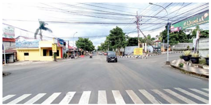 SERING MACET: Perempatan Pesanggrahan akan diperlebar untuk meminimalisasi terjadinya kemacetan. (MOH RIZAL/RADAR BATU)