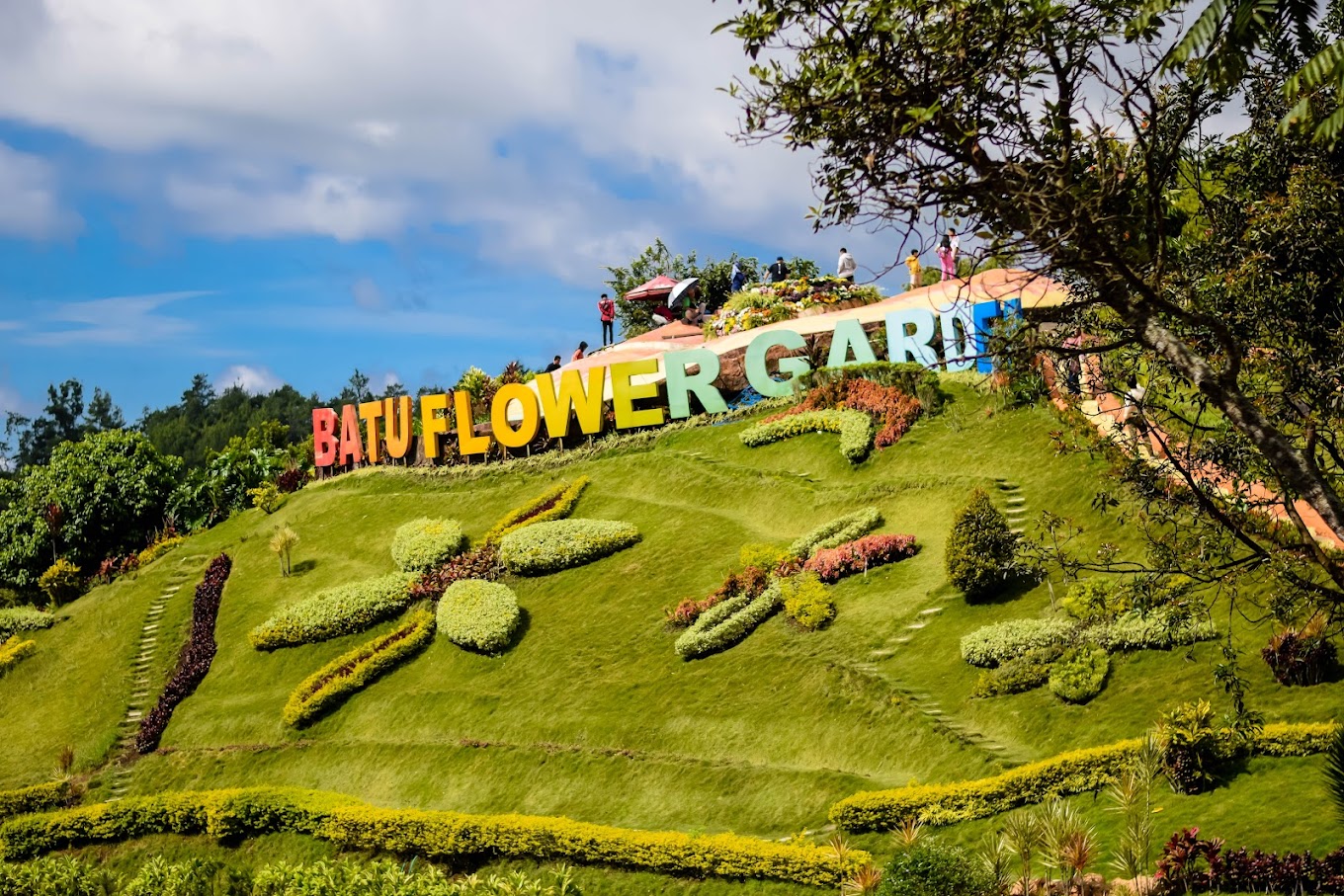 Pemandangan di Batu Flower Garden (Golobok Go).