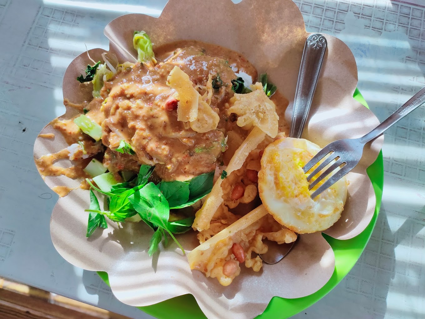 Pecel menjadi makanan yang cocoa untuk sarapan (Nada Fitriyah).
