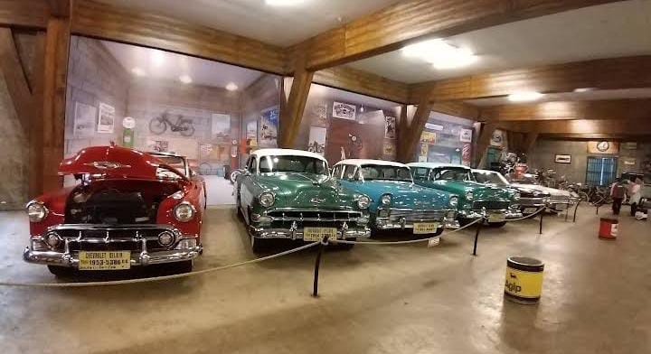 Koleksi mobil antik di Museum Angkut (Joko Aryanto)