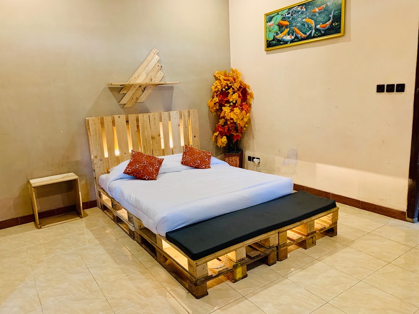 Kamar di hotel santoso (hotelsantoso).