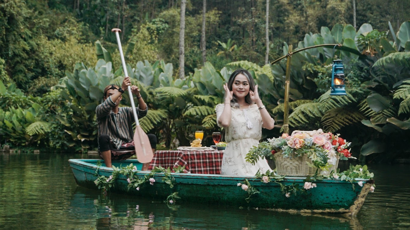 Taman kemesraan cocok untuk libur lebaran bersama keluarga ( Taman Kemesraan).