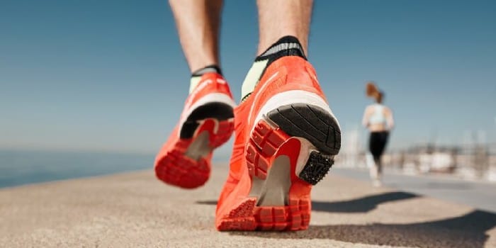 Ilustrasi sepatu running (Freepik)