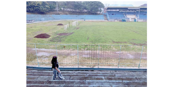 SEGERA DIPOLES: Stadion Gelora Brantas Kota Batu bakal direnovasi bulan ini. (RORI DINANDA BESTARI/RADAR BATU)