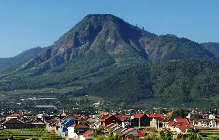 Indahnya view Gunung Panderman dari jauh. (Radar Batu).