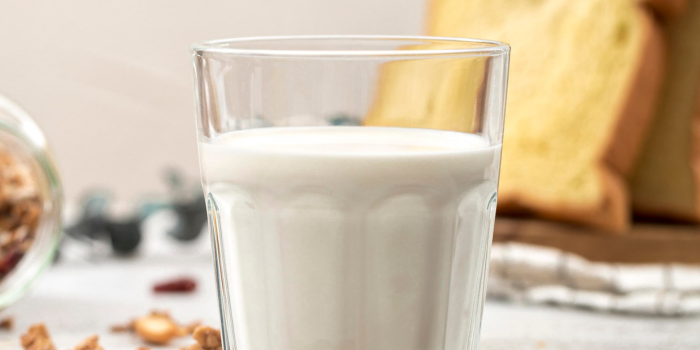 Ilustrasi Minuman Susu (pch.freepik)