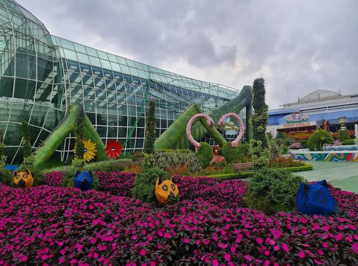 Cantiknya hamparan bunga di wisata Batu Love Garden (BALOGA). (Boo