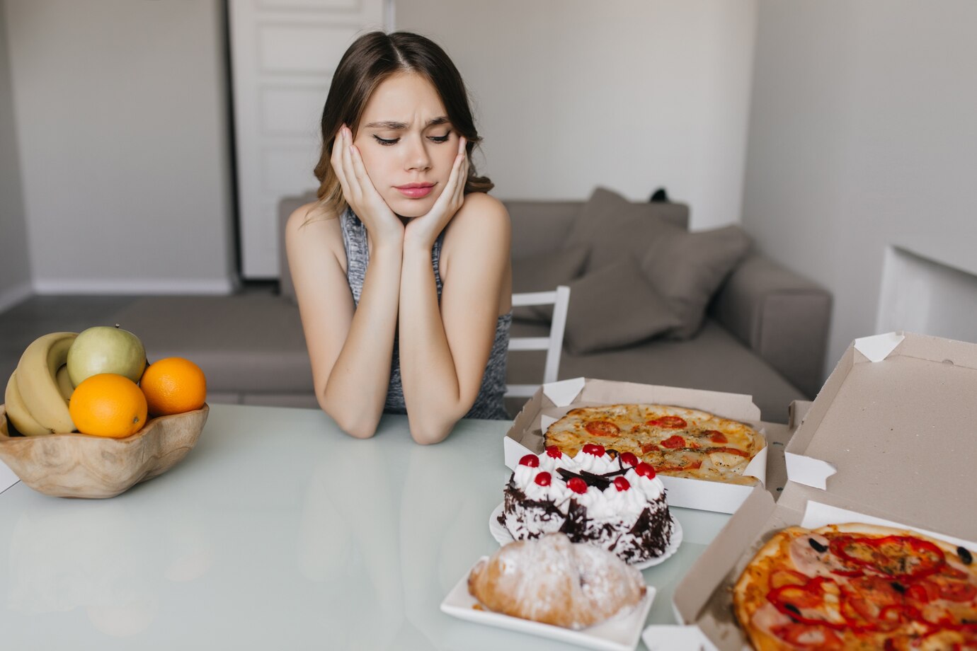 Mengenal sinyal yang diberikan oleh tubuh tentang asupan nutrisi harian. (freepik.com/lookstudio)
