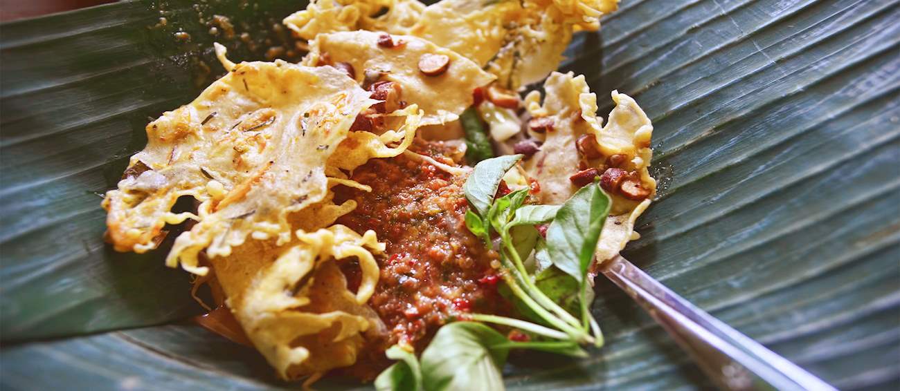 Pecel, Salad Khas Indonesia dengan Bumbu Kacang (TasteAtlas)