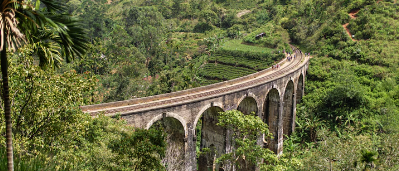 Nine Arches Bridge in Sri Lanka (freepik)