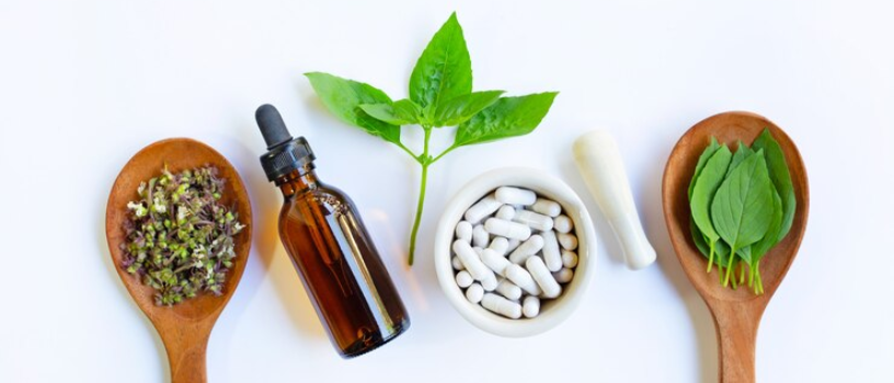 Obat herbal vs obat medis (freepik)
