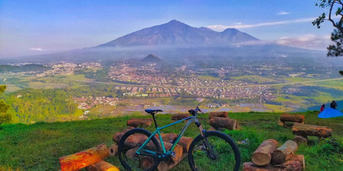 Paralayang Bukit Sempu (Arik Dsinchan).