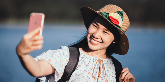 Ilustrasi travel vlogger (freepik).