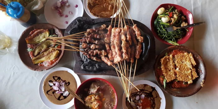 Menu di Warung Sate Kelinci Kota Batu (Arnie Franck).