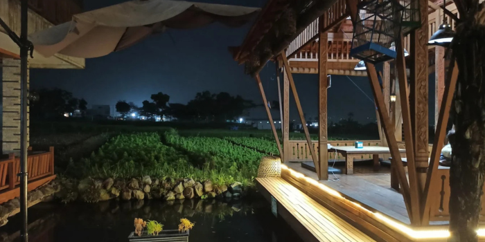 Pemandangan malam hari di Pondok Desa Batu (Andri Lesmail).