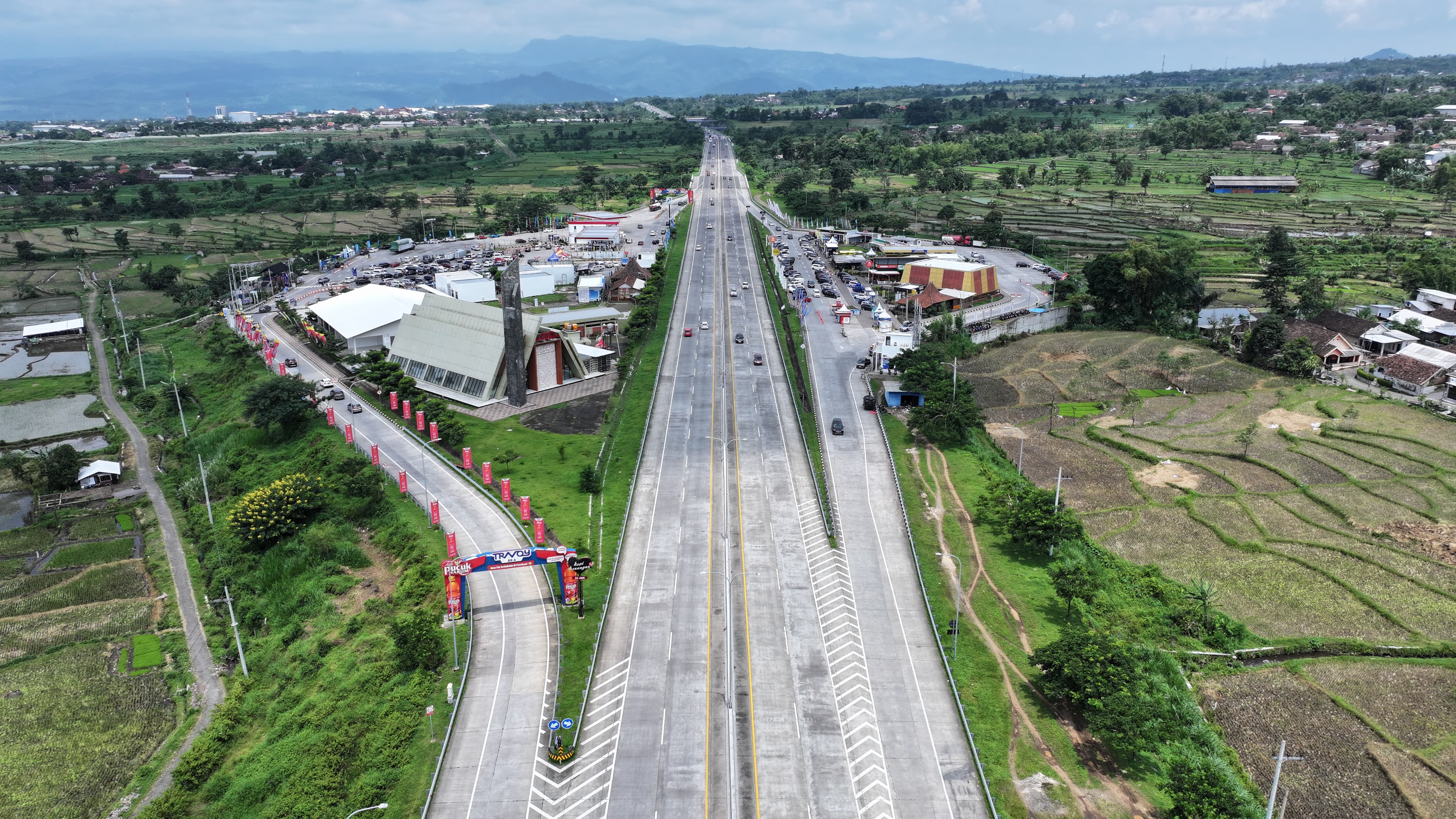 TINGKATKAN LAYANAN: Penyesuaian tarif tol akan mulai diberlakukan pada Rabu, 18 Juni 2025 pukul 00.00 WIB.