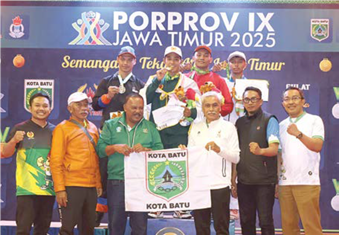 CABOR ANDALAN: Kontingen Kota Batu menduduki posisi pertama cabor gulat dalam ajang Porprov IX Jawa Timur 2025 di GOR Gajahmada beberapa hari lalu.