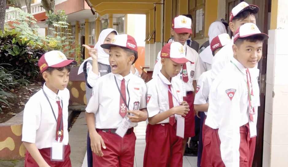 AKTIF: Siswa baru SMPN 2 Batu mengikuti MPLS beberapa waktu lalu.