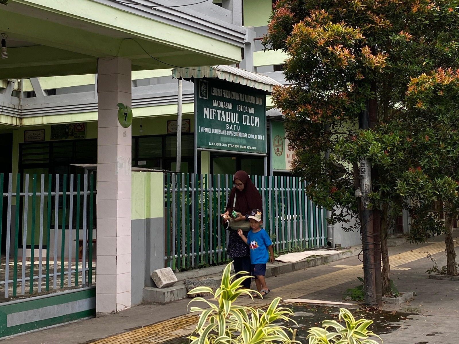 TUNGGU BANTUAN: MI Miftahul Ulum di Jalan Agus Salim, Kelurahan Sisir merupakan salah satu madrasah penerima dan BOS.