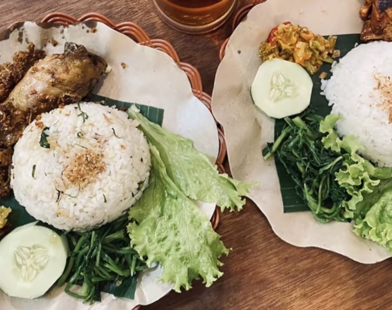 NIKMAT: Ini dia rekomendasi rumah makan nasi daun jeruk di Kota Batu.