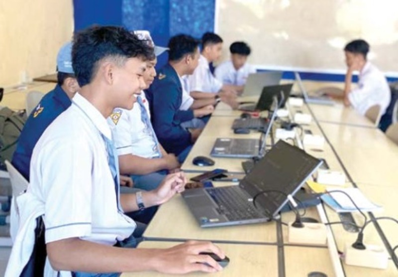 SIAP DIDANAI: Beberapa siswa SMKN 3 Batu melaksanakan ujian praktik beberapa waktu lalu.
