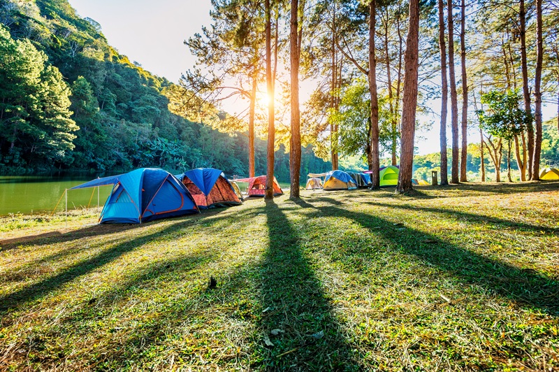 LIBURAK ASIK : Nikmati Camping dan Glamping Buat Refreshing Pikiran Kalian
