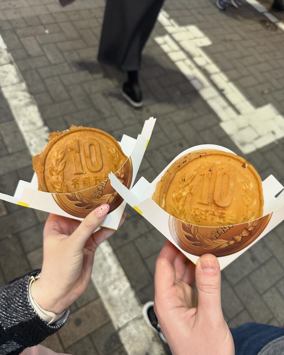 MOLOR: Cheese bread coin alias roti coin isi keju asal Jepang, camilan hangat yang bikin ketagihan.
