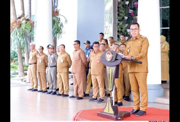 TAMBAH ASN: Beberapa ASN di lingkungan Pemkot Batu mengikuti apel Senin pagi beberapa waktu lalu.