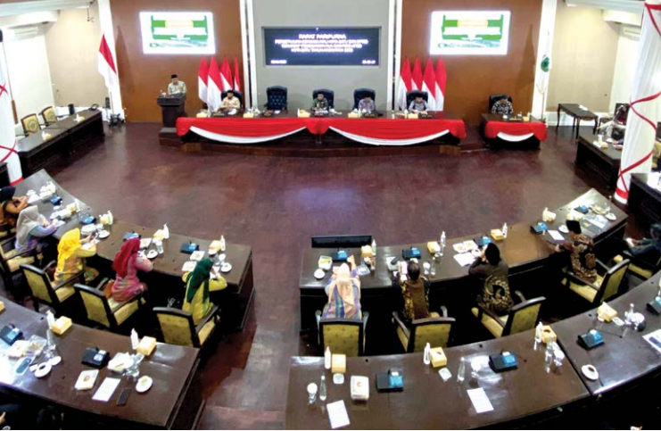 KEMBALI DISOROT: Para anggota DPRD Kota Batu sedang menggelar Rapat Paripurna Pendapat DPRD terhadap KUA PPAS 2026 Tahun 2026 di Gedung DPRD Kota Batu pada 12 September lalu.