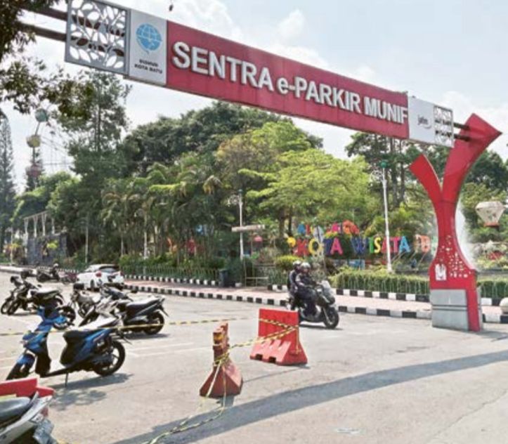 BELUM TERPASANG: Jalan Munif sebagai salah satu titik pemasangan smart gate parking Alun-Alun Kota Wisata Batu.