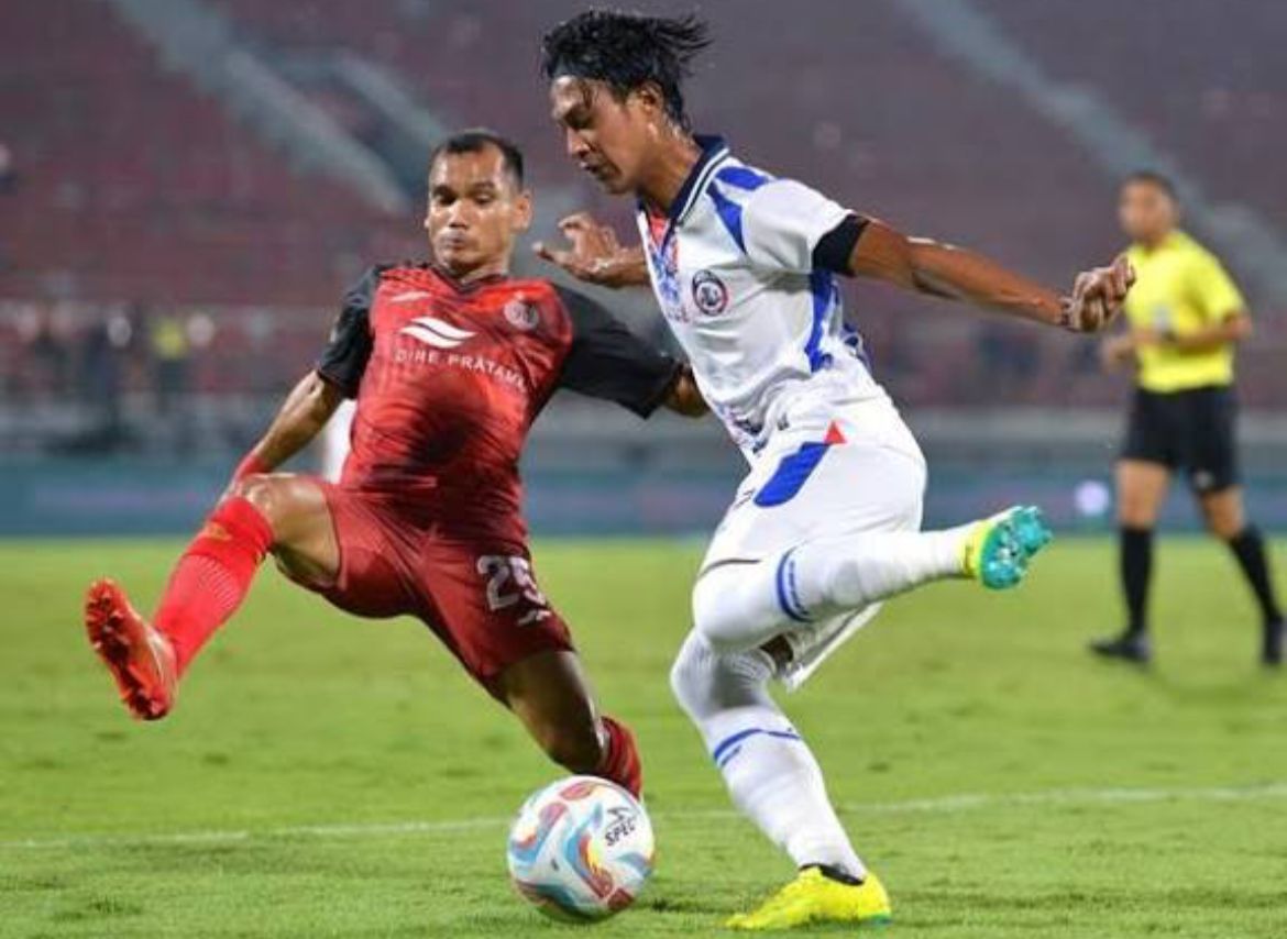 AREMA FC dan PERSIJA saat bertanding di pertandingan sebelumnya