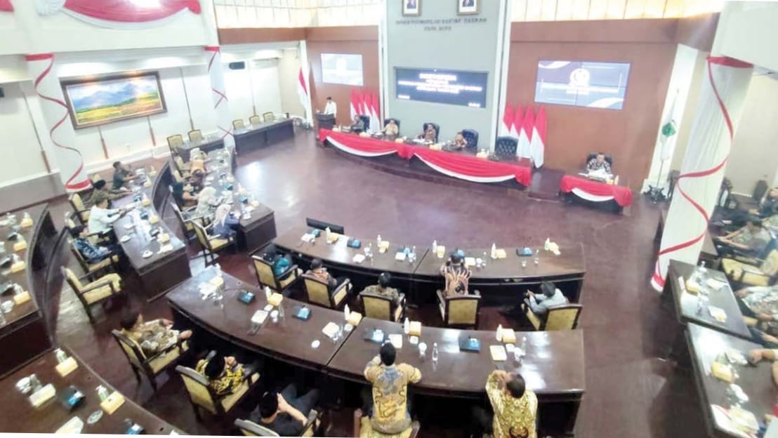 BENTUK PERDA: Pemkot dan DPRD Kota Batu menggelar Rapat Paripurna Penyusunan Perda beberapa waktu lalu.