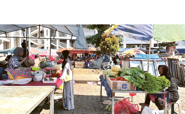 BERAKTIVITAS: Pedagang di los Pasar Pagi memadati kawasan Pasar Induk Among Tani beberapa waktu lalu.