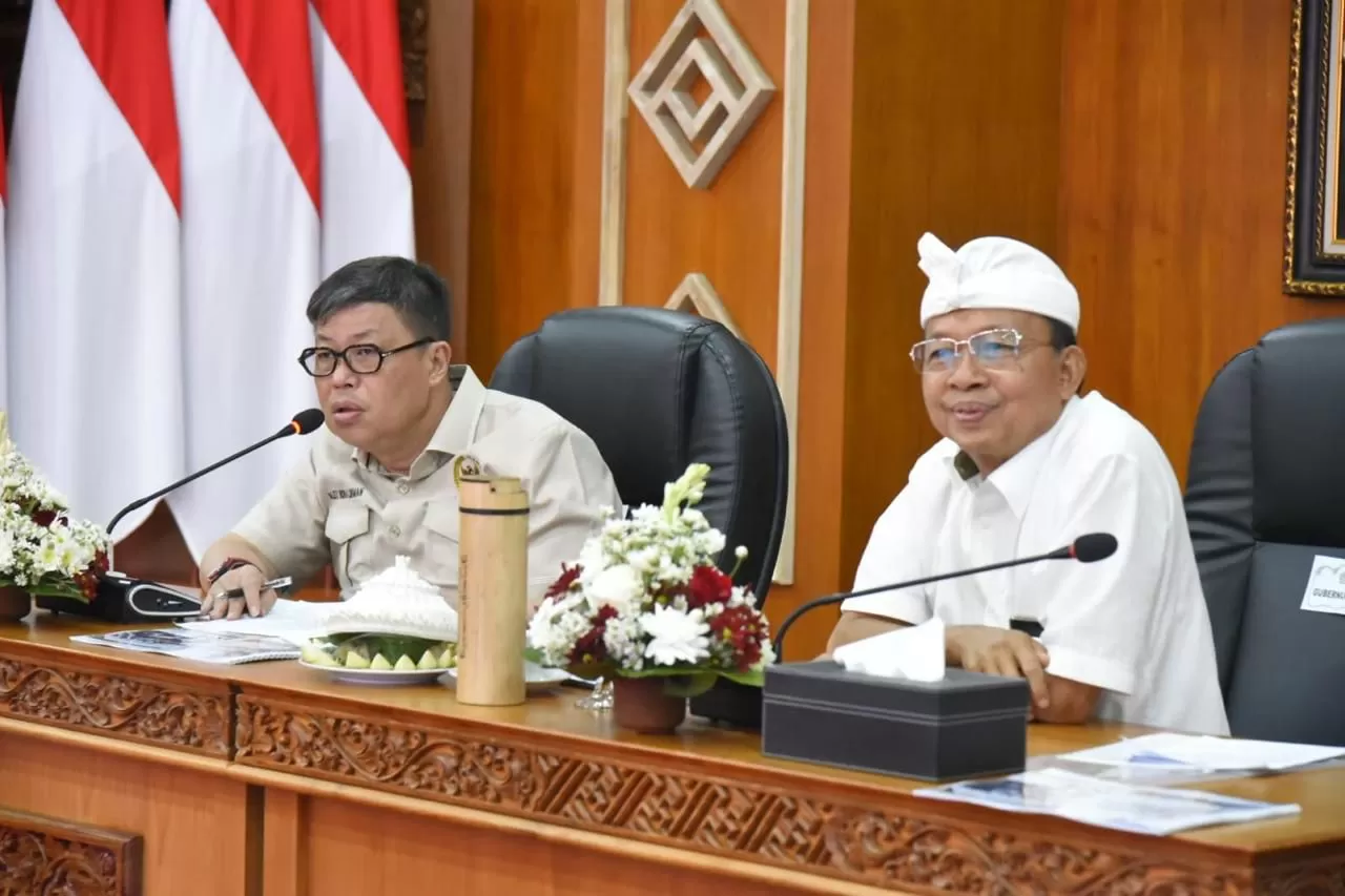 Wakil Ketua Komisi IV DPR RI, Alex Indra Lukman (kiri). (Istimewa)