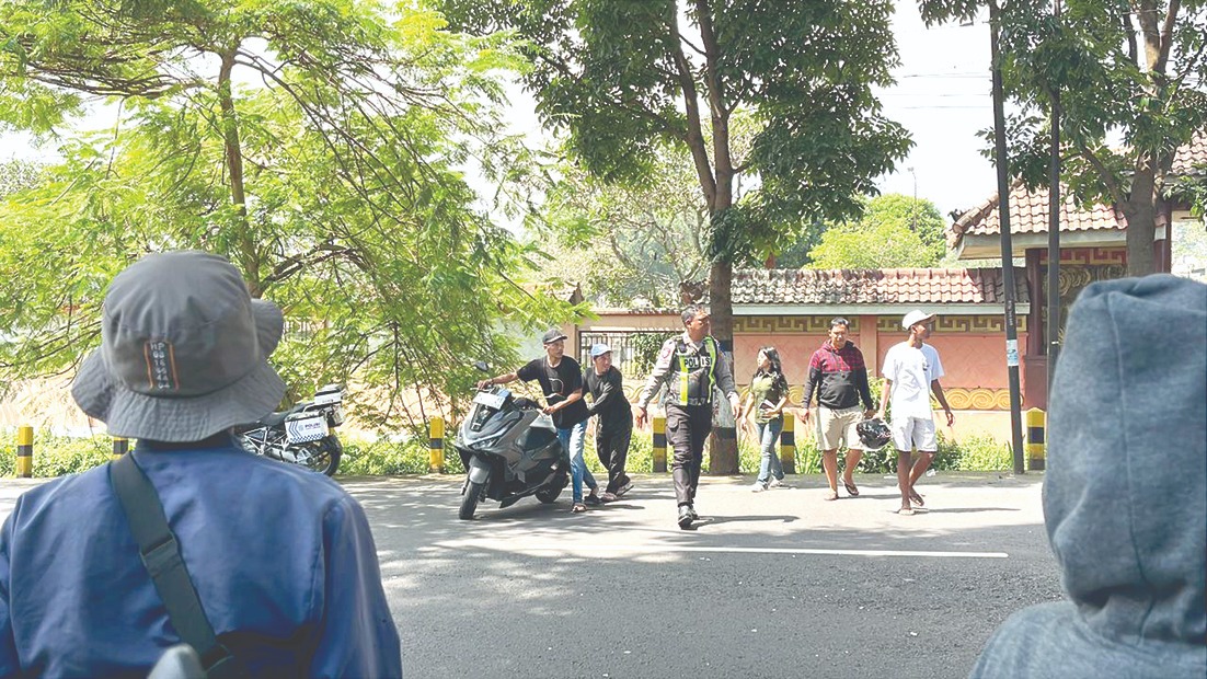 DIAMANKAN: Kendaraan terlibat laka di Jalan Raya Patimura, Kelurahan Temas, Kecamatan Batu diamankan pihak berwajib kemarin (6/2).