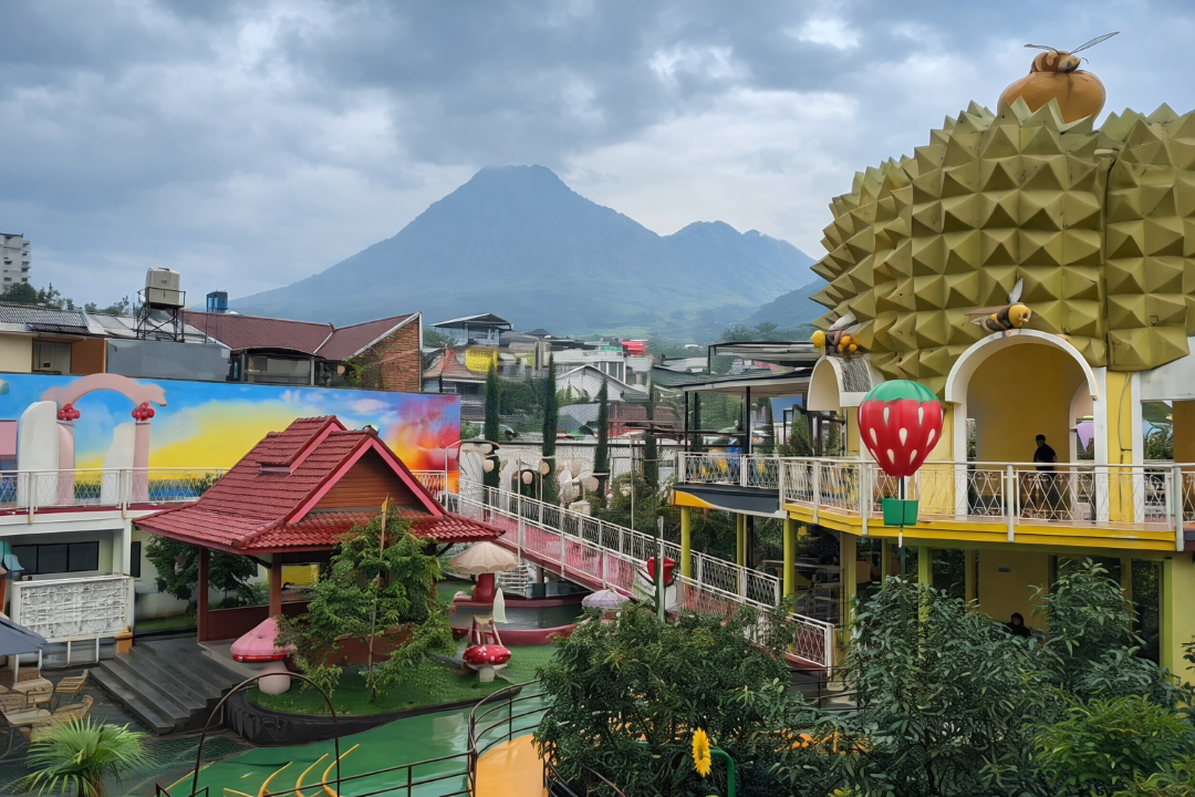 KULINER DURIAN: Durian Fantasi merupakan destinasi agro yang memberikan sensasi wisata uni bagi para pecinta durian. (Instagram: dufan_durianfantasi)