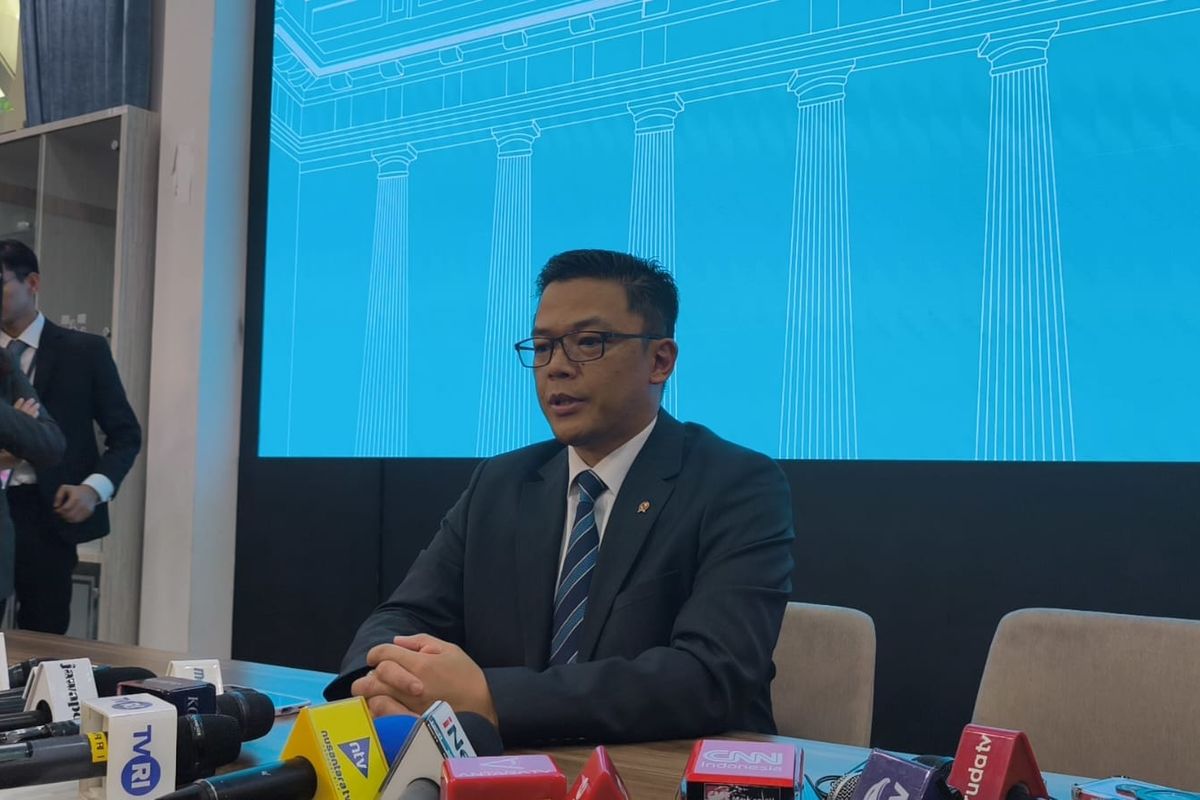Sugiono di Kompleks Istana, Jakarta, Jumat (6/2/2026)(KOMPAS.com/Rahel Narda) 